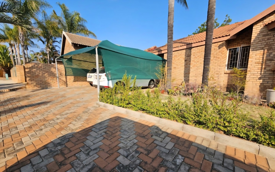 3 Bedroom Property for Sale in Sunset Boulevard Limpopo