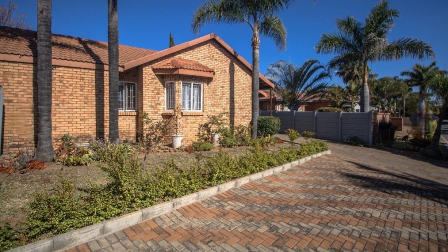 3 Bedroom Property for Sale in Sunset Boulevard Limpopo