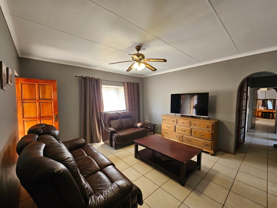 3 Bedroom Property for Sale in Sunset Boulevard Limpopo