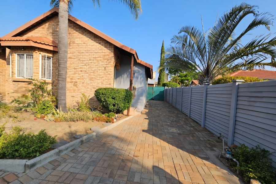 3 Bedroom Property for Sale in Sunset Boulevard Limpopo