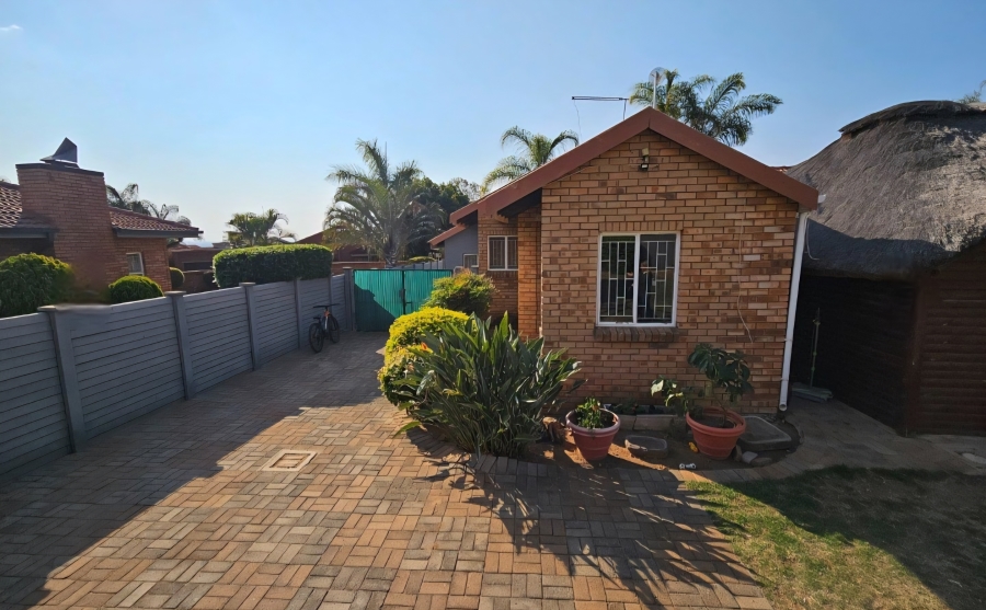 3 Bedroom Property for Sale in Sunset Boulevard Limpopo