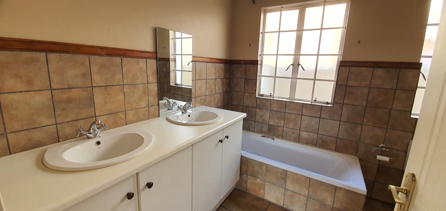 To Let 4 Bedroom Property for Rent in Louis Trichardt Limpopo