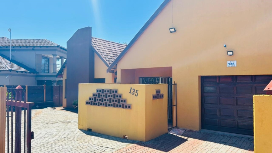 5 Bedroom Property for Sale in Eltivillas Limpopo