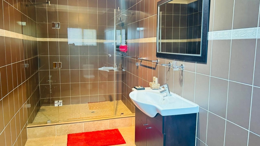 5 Bedroom Property for Sale in Eltivillas Limpopo