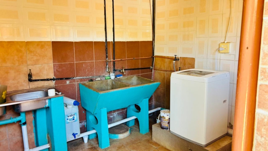 5 Bedroom Property for Sale in Eltivillas Limpopo