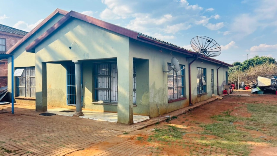3 Bedroom Property for Sale in Eltivillas Limpopo