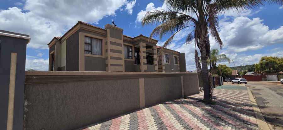7 Bedroom Property for Sale in Flora Park Limpopo