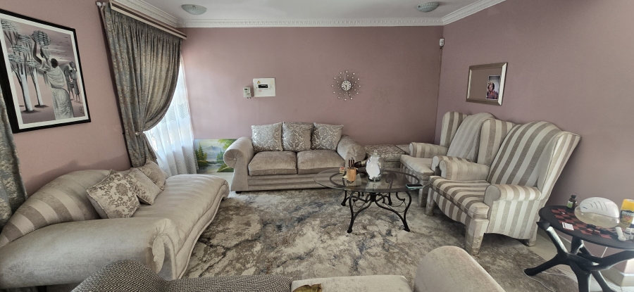 7 Bedroom Property for Sale in Flora Park Limpopo