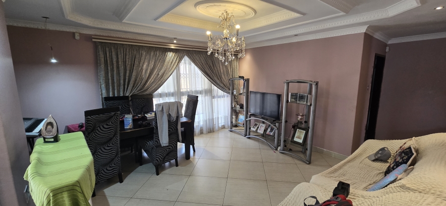 7 Bedroom Property for Sale in Flora Park Limpopo