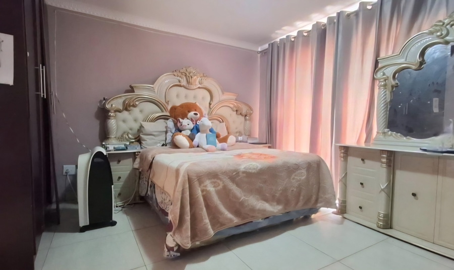 7 Bedroom Property for Sale in Flora Park Limpopo