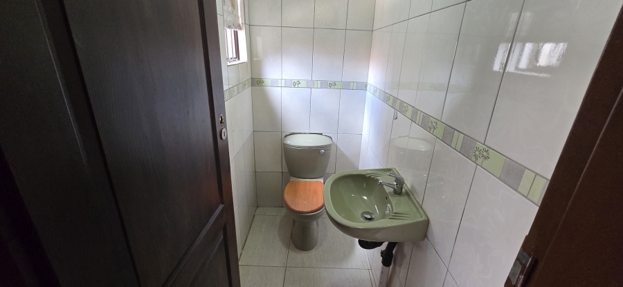 7 Bedroom Property for Sale in Flora Park Limpopo