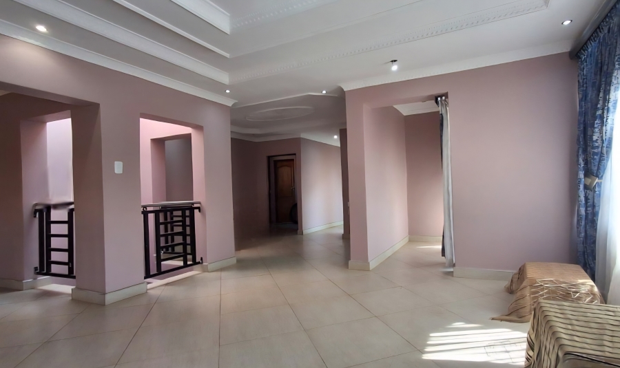 7 Bedroom Property for Sale in Flora Park Limpopo