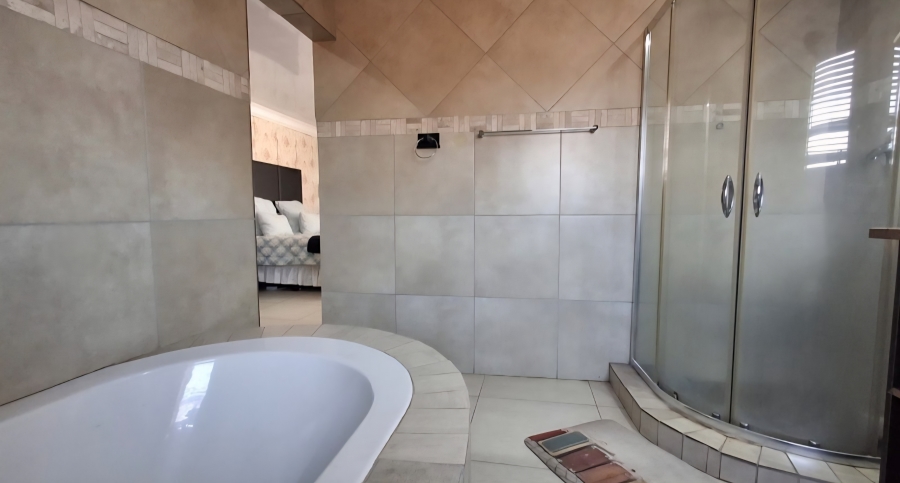 7 Bedroom Property for Sale in Flora Park Limpopo