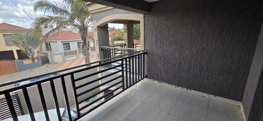 7 Bedroom Property for Sale in Flora Park Limpopo