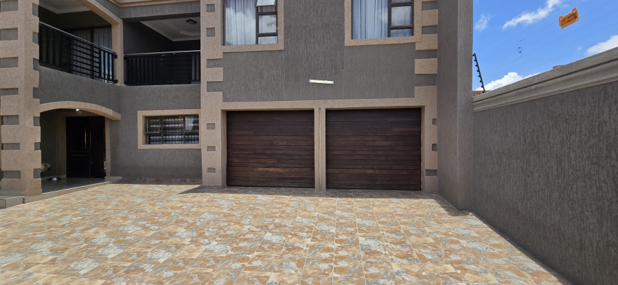 7 Bedroom Property for Sale in Flora Park Limpopo