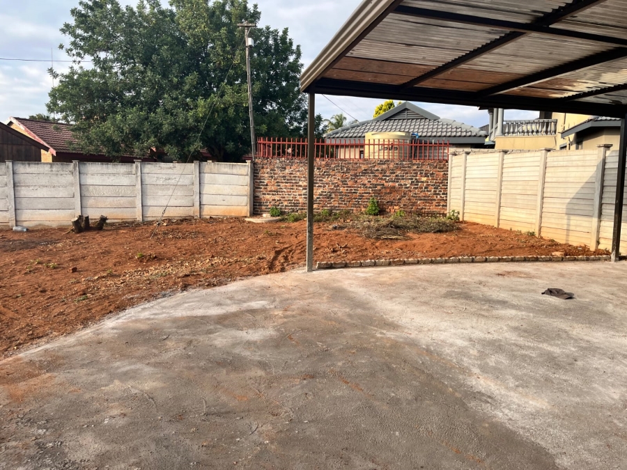To Let 2 Bedroom Property for Rent in Flora Park Limpopo