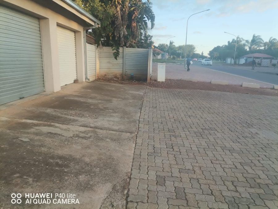 To Let 2 Bedroom Property for Rent in Flora Park Limpopo