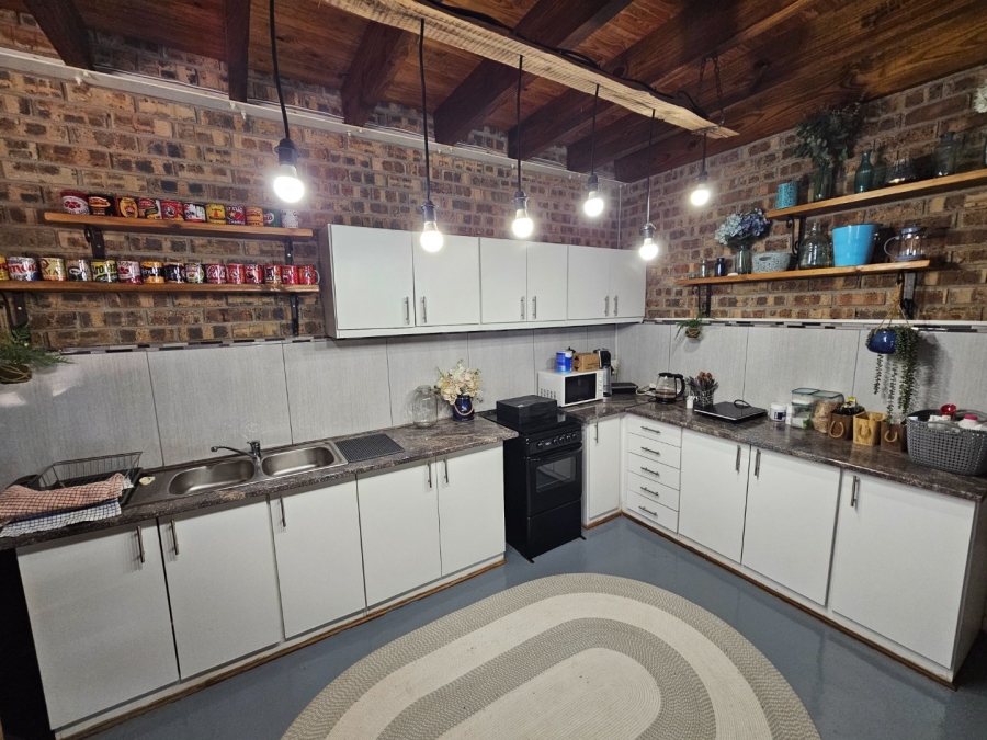 6 Bedroom Property for Sale in Bendor Limpopo