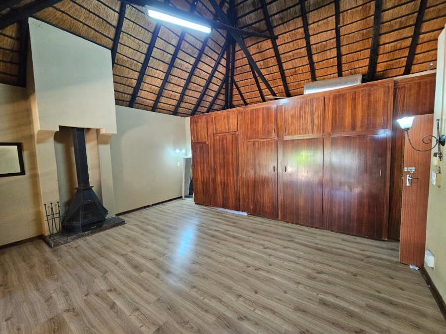 6 Bedroom Property for Sale in Bendor Limpopo