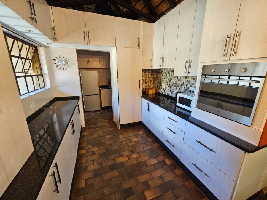 6 Bedroom Property for Sale in Bendor Limpopo