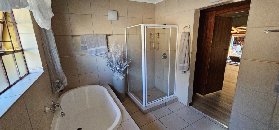 6 Bedroom Property for Sale in Bendor Limpopo