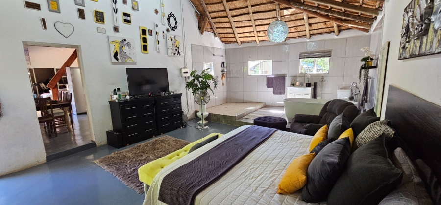 6 Bedroom Property for Sale in Bendor Limpopo