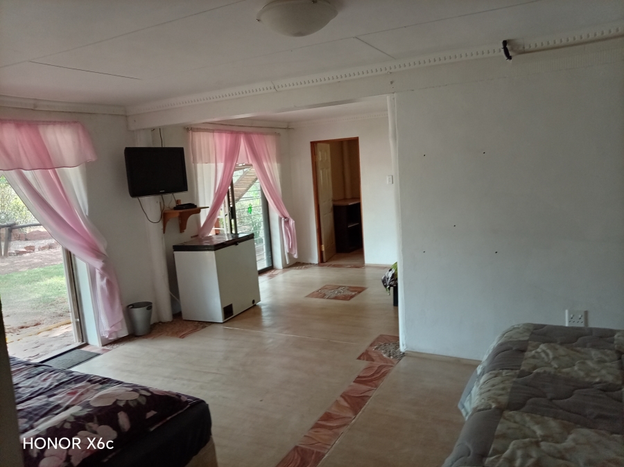 4 Bedroom Property for Sale in Buffelspoort Eco Estate Limpopo