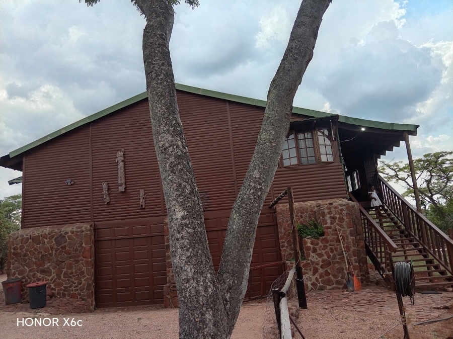 4 Bedroom Property for Sale in Buffelspoort Eco Estate Limpopo