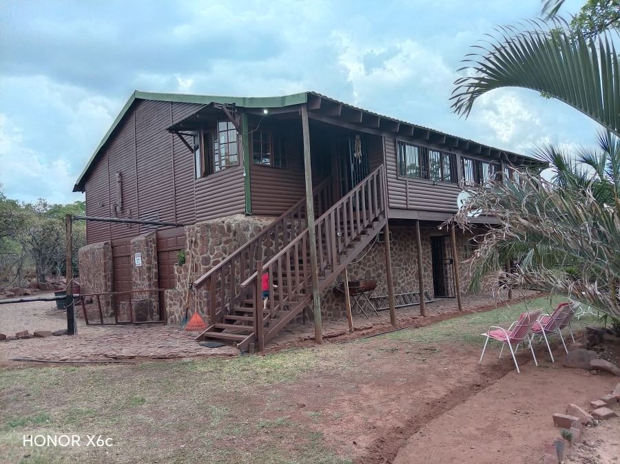 4 Bedroom Property for Sale in Buffelspoort Eco Estate Limpopo