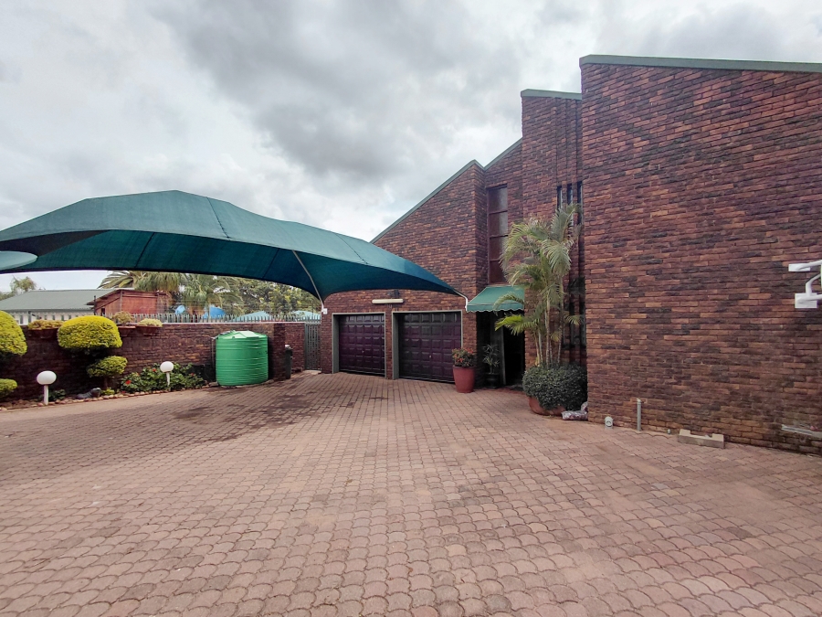 5 Bedroom Property for Sale in Bendor Limpopo