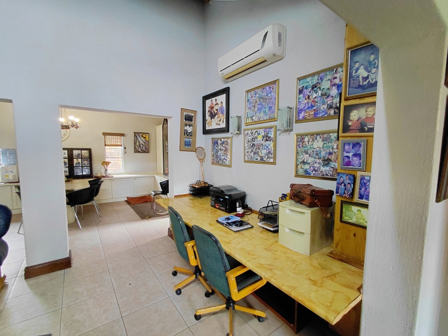 5 Bedroom Property for Sale in Bendor Limpopo