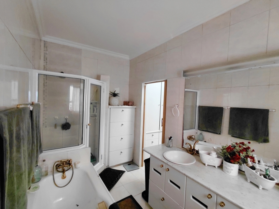 5 Bedroom Property for Sale in Bendor Limpopo