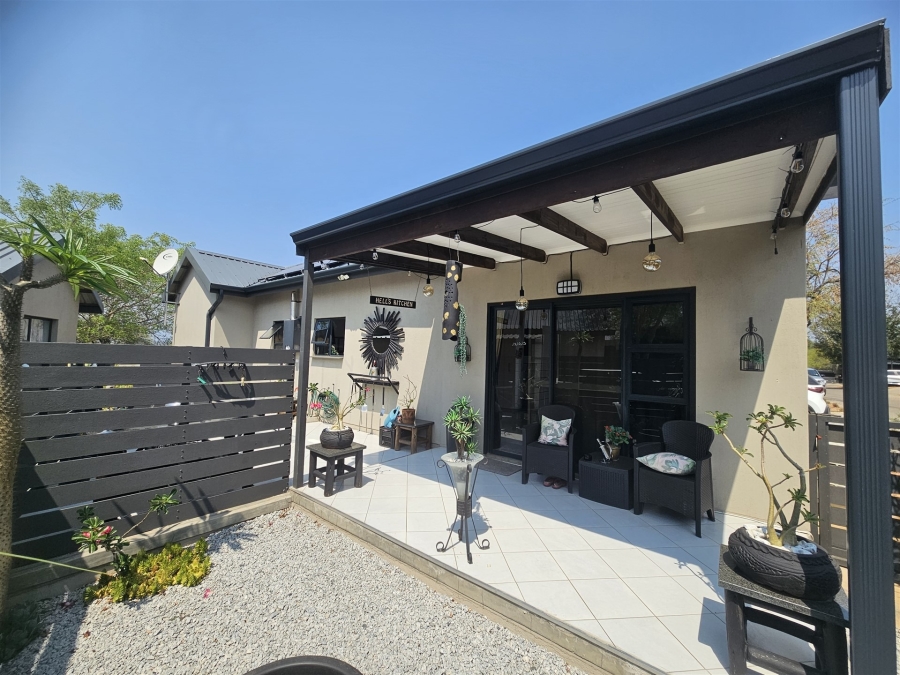 2 Bedroom Property for Sale in Hoedspruit Limpopo