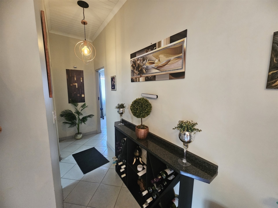 2 Bedroom Property for Sale in Hoedspruit Limpopo