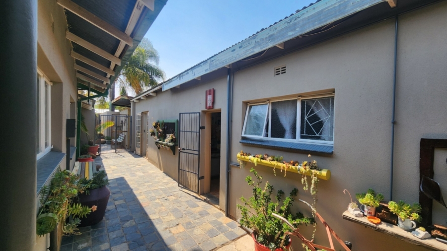 6 Bedroom Property for Sale in Polokwane Central Limpopo