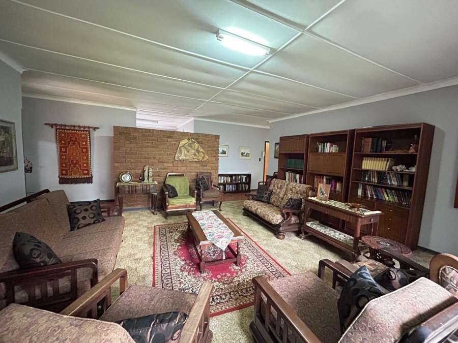 5 Bedroom Property for Sale in Impala Park Limpopo