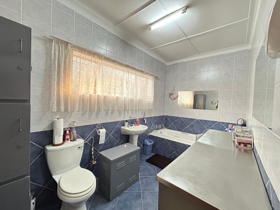 5 Bedroom Property for Sale in Impala Park Limpopo