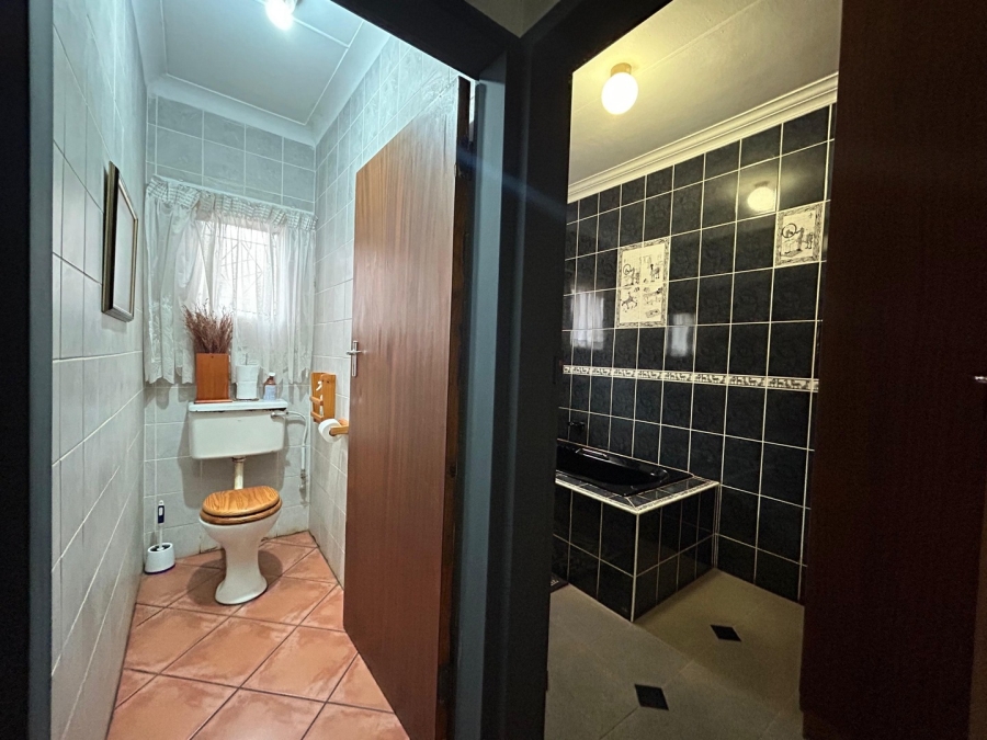 5 Bedroom Property for Sale in Impala Park Limpopo