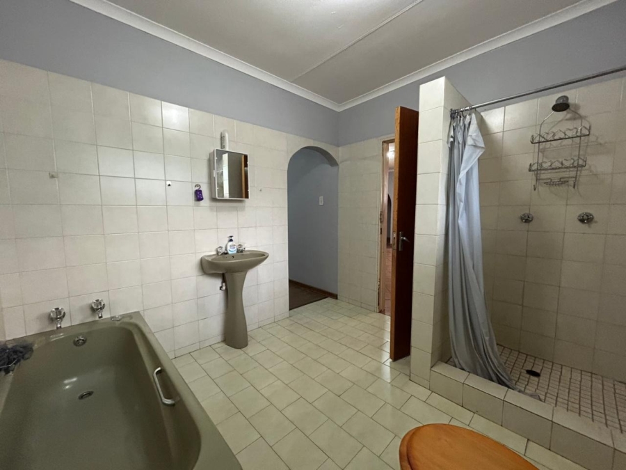 5 Bedroom Property for Sale in Impala Park Limpopo