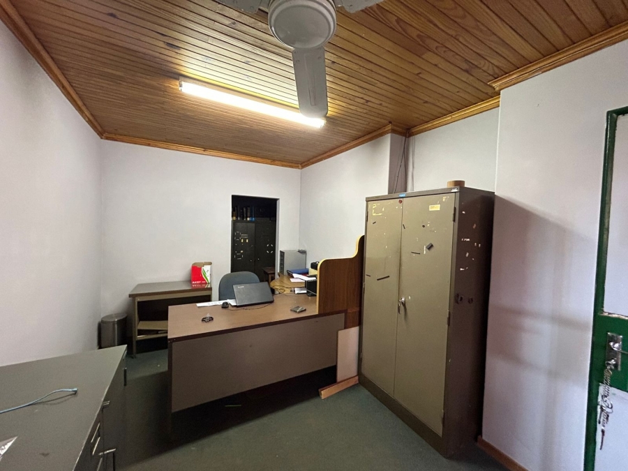 5 Bedroom Property for Sale in Impala Park Limpopo