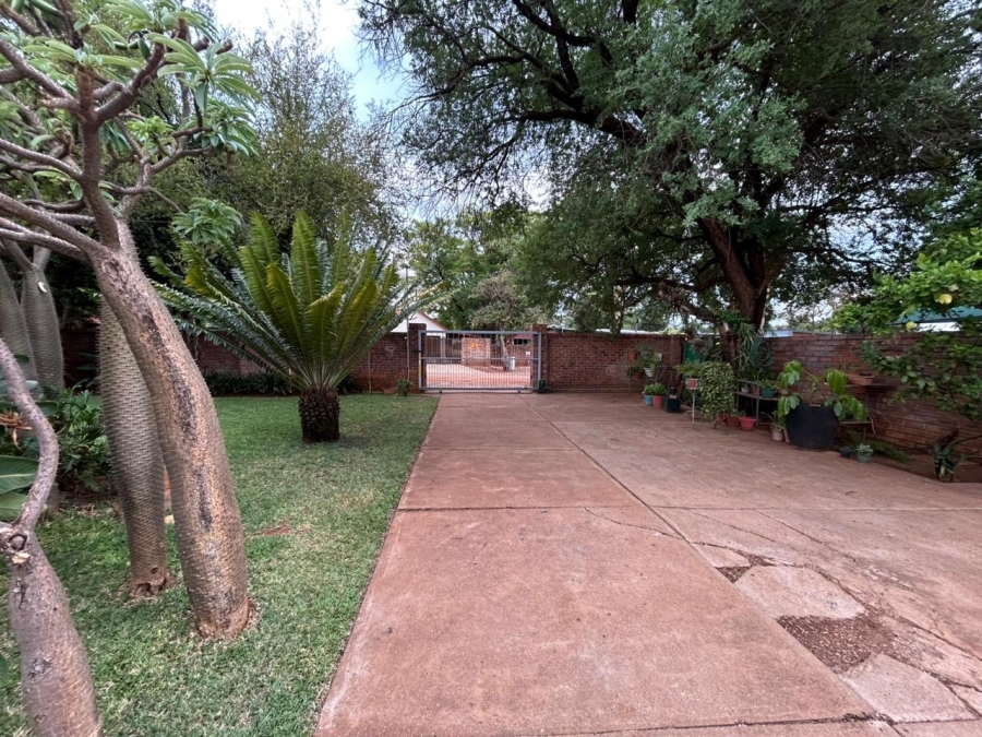 5 Bedroom Property for Sale in Impala Park Limpopo
