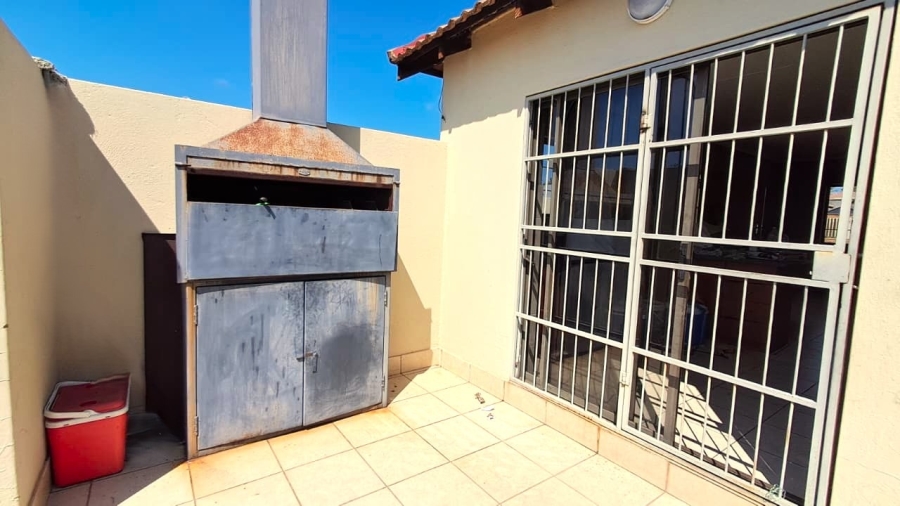 To Let 3 Bedroom Property for Rent in Bendor Limpopo