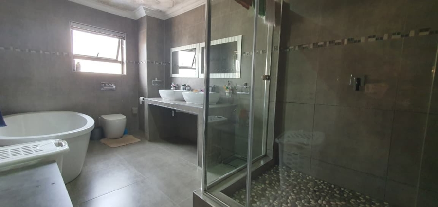 4 Bedroom Property for Sale in Woodhill Estate Limpopo