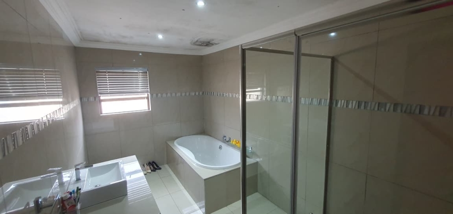 4 Bedroom Property for Sale in Woodhill Estate Limpopo