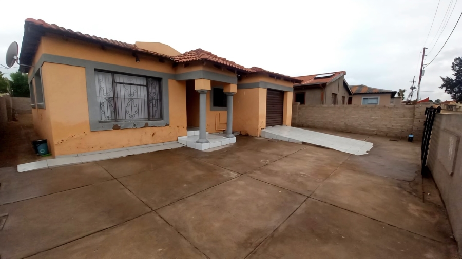 To Let 3 Bedroom Property for Rent in Seshego E Limpopo