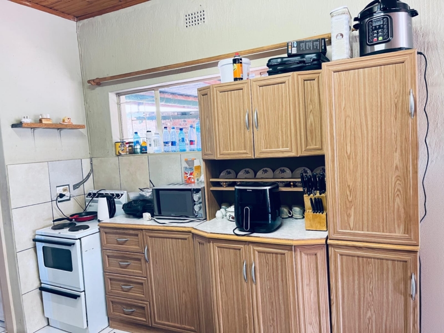 7 Bedroom Property for Sale in Kameeldoringpark Limpopo