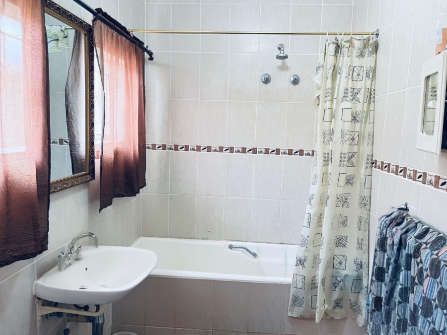 7 Bedroom Property for Sale in Kameeldoringpark Limpopo