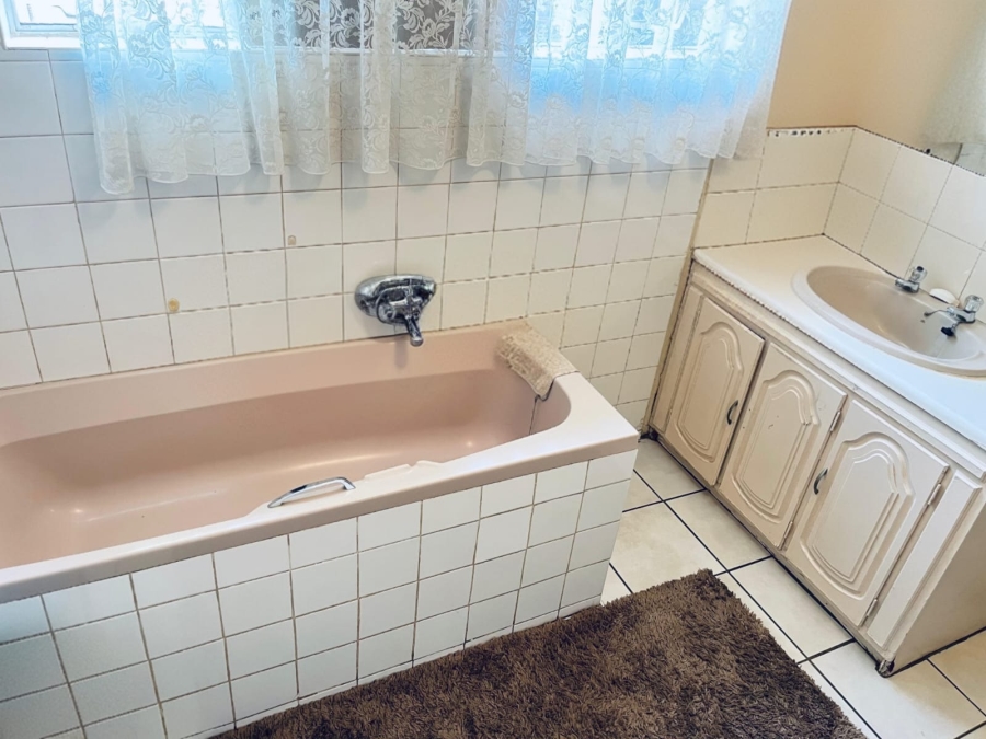 7 Bedroom Property for Sale in Kameeldoringpark Limpopo