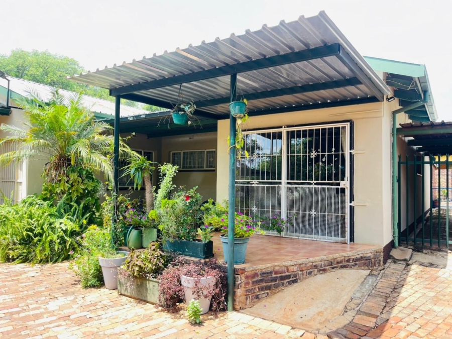 7 Bedroom Property for Sale in Kameeldoringpark Limpopo