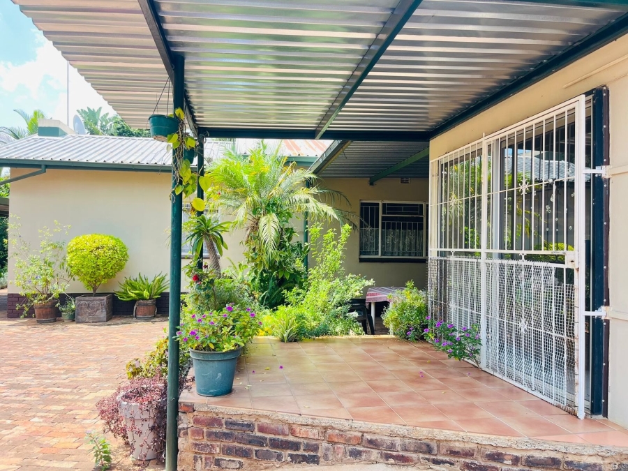 7 Bedroom Property for Sale in Kameeldoringpark Limpopo